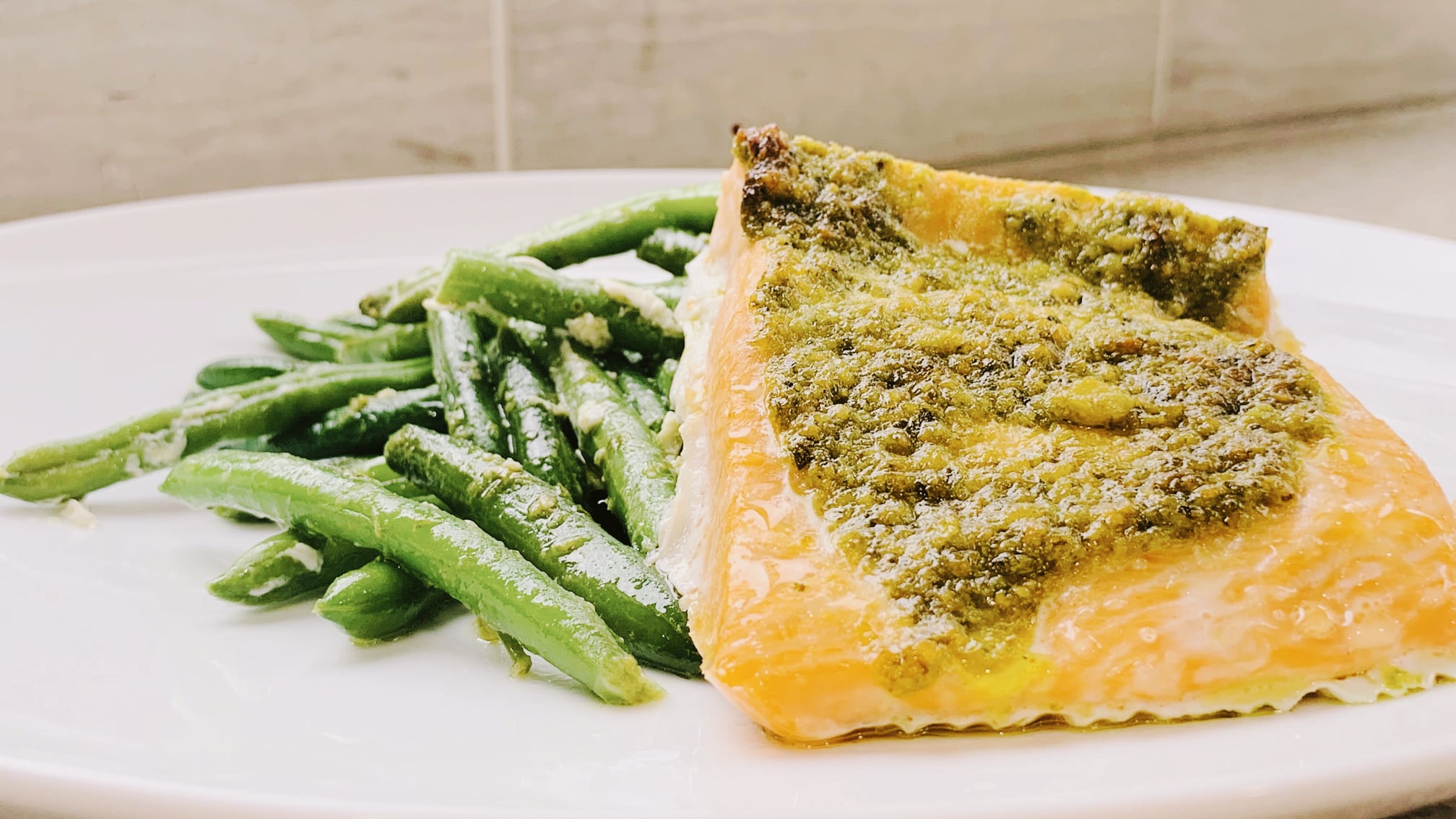 Pesto Salmon with Green Beans